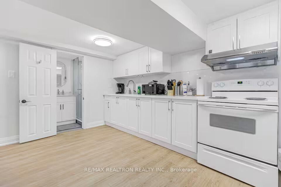 Property Photo:  377 Taylor Mills Drive N Bsmt  ON L4C 2V1 