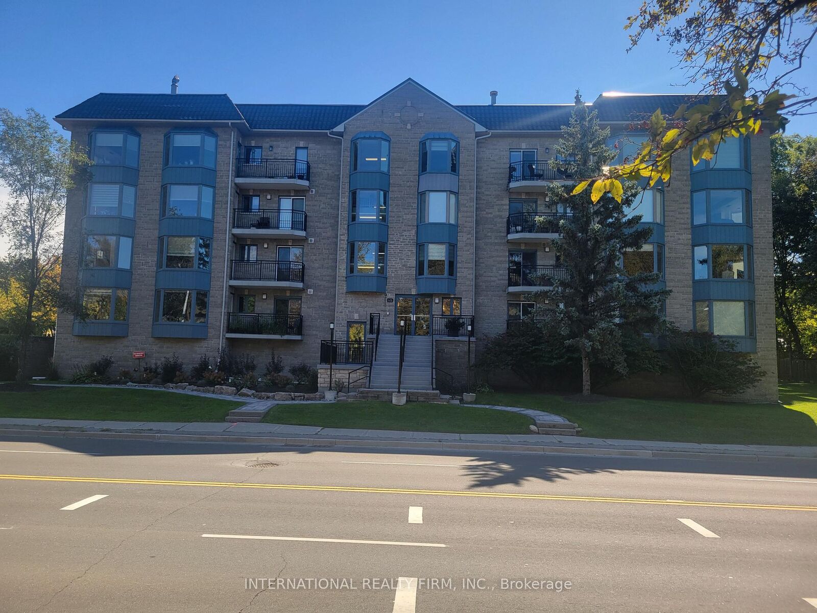 Property Photo:  85 Wellington Street W 310  ON L4G 2P2 