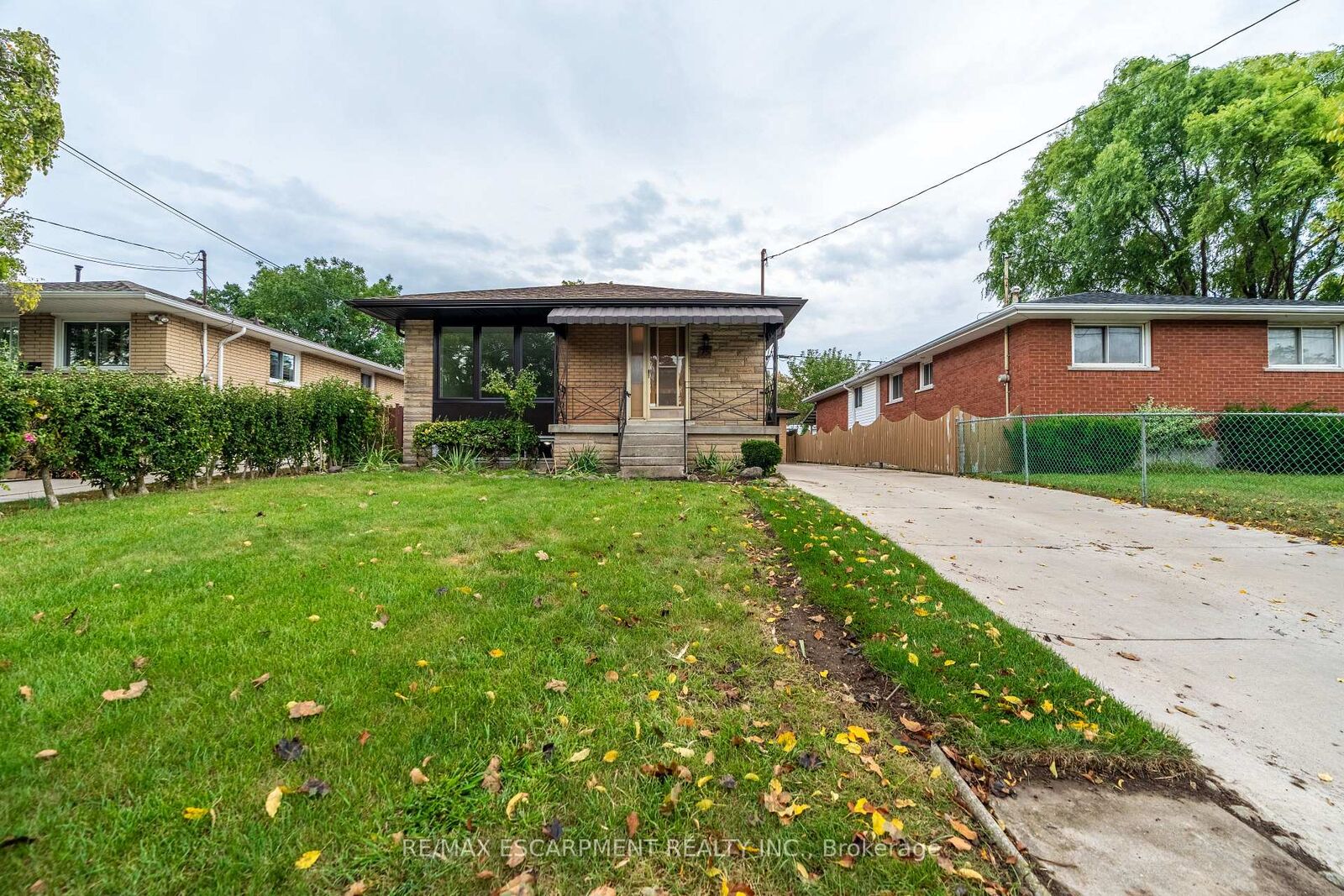 Property Photo:  75 Purdy Crescent  ON L9A 3B4 