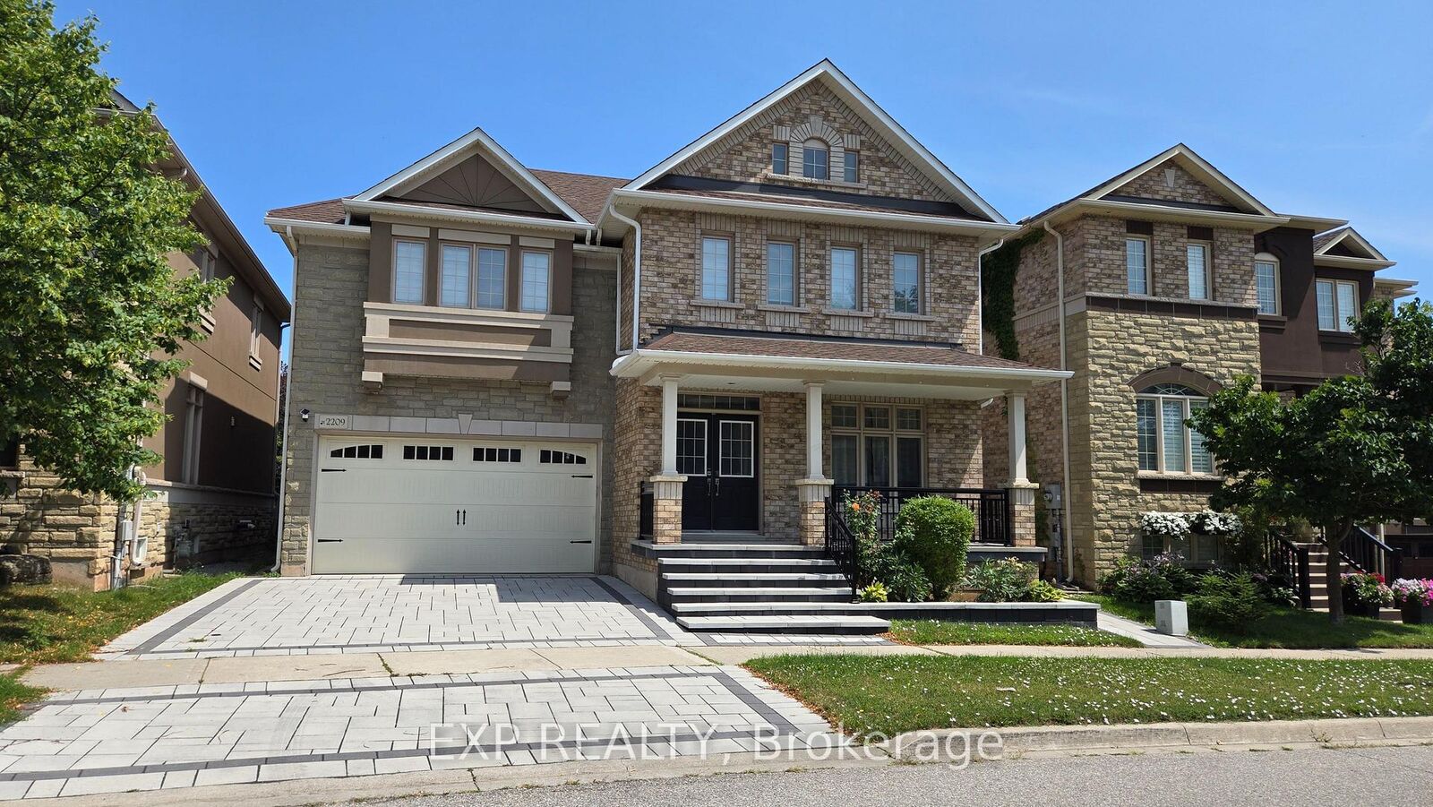Property Photo:  2209 Blackbird Court  ON L6M 5E6 
