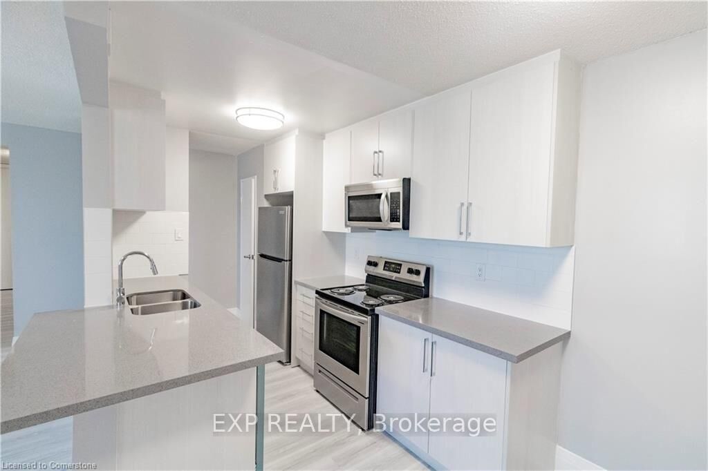 Property Photo:  4422 Huron Street 609  ON L2E 7C8 