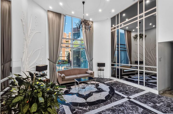 Property Photo:  7608 Yonge Street 116  ON L4J 0J5 