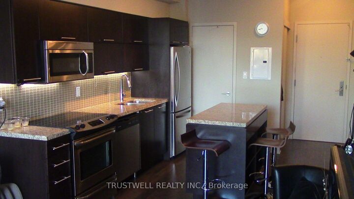 Property Photo:  126 Simcoe Street 2005  ON M5H 4E6 