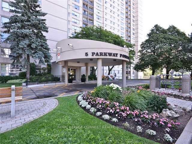 Property Photo:  5 Parkway Forest Drive 407  ON M2J 1L2 