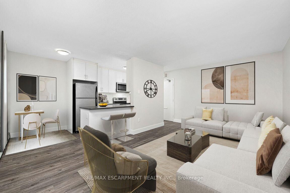 Property Photo:  607 Heritage Drive 702  ON N2B 3J2 