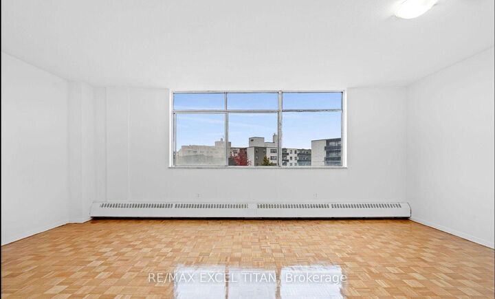 Property Photo:  2255 Weston Road 409  ON M9N 1Y5 