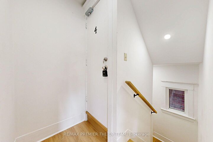 Property Photo:  11 Columbine Avenue 4  ON M4L 1P2 