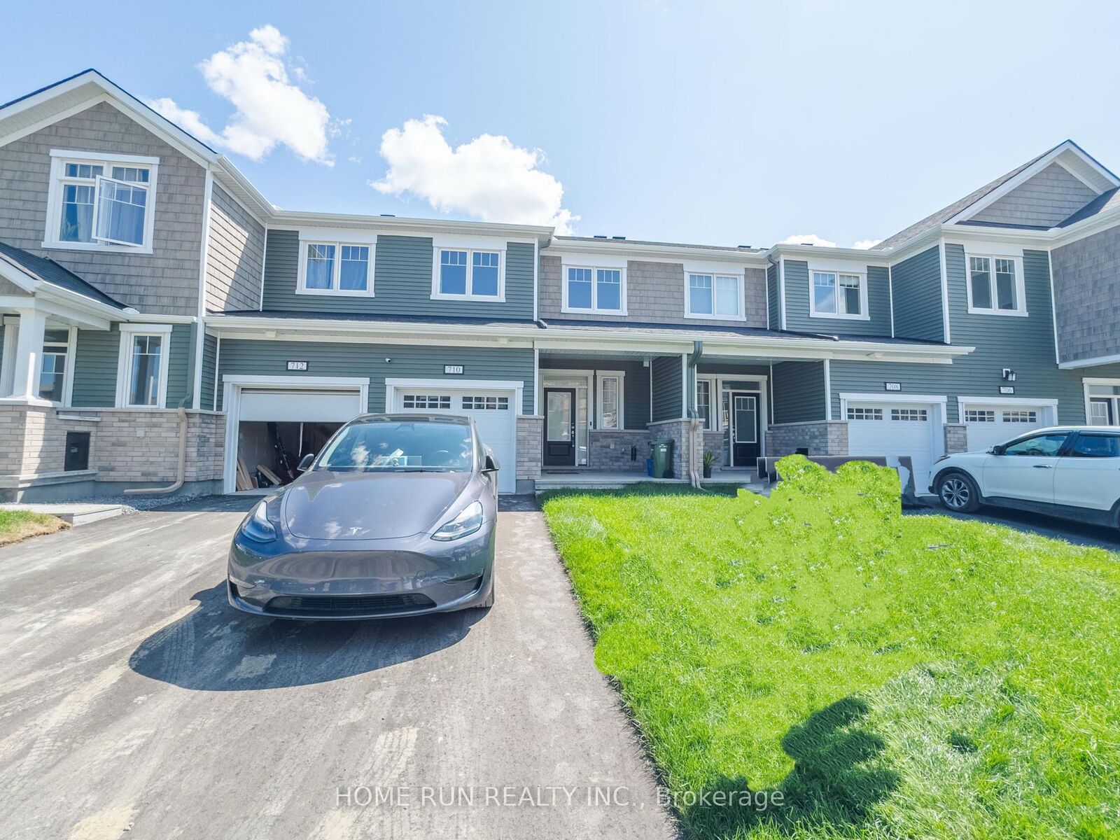 Property Photo: 710 Quilter Row ON K0A 2Z0