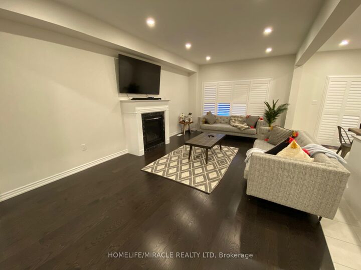 Property Photo:  100 Dolobram Trail  ON L7A 4Y4 
