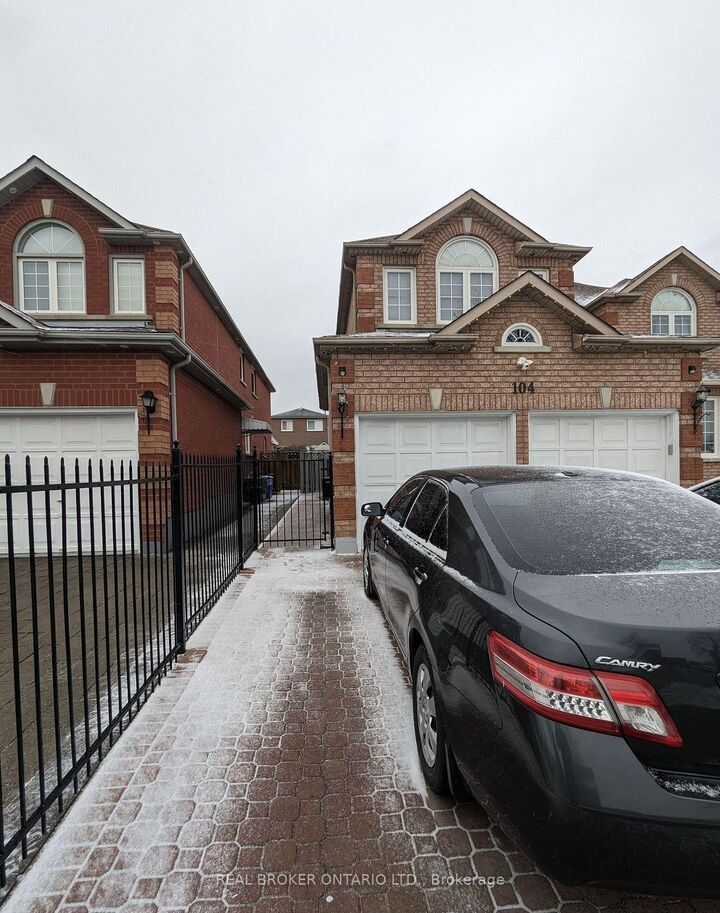Property Photo:  104 Randall Avenue Bsmt  ON L3S 3S3 