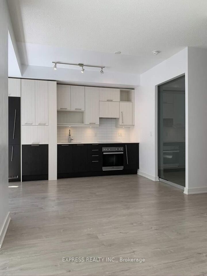Property Photo:  30 Nelson Street 320  ON M5V 0H5 