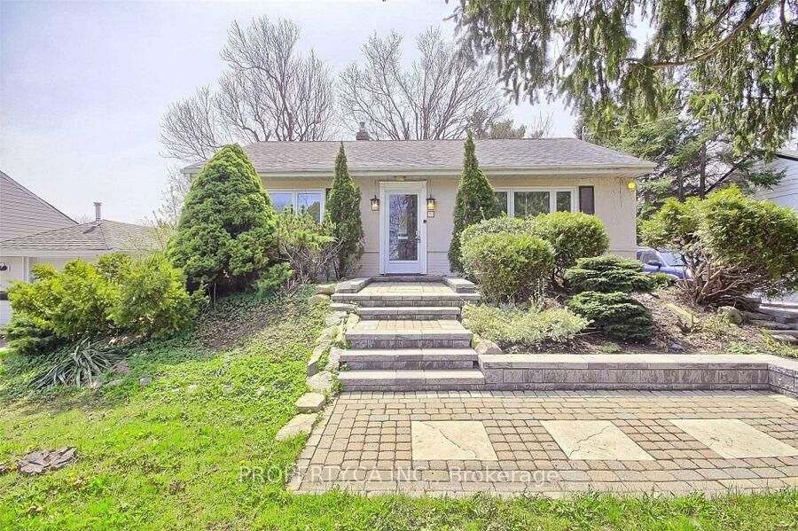 Property Photo:  31 Colonial Avenue Bsmt  ON M1M 2C3 