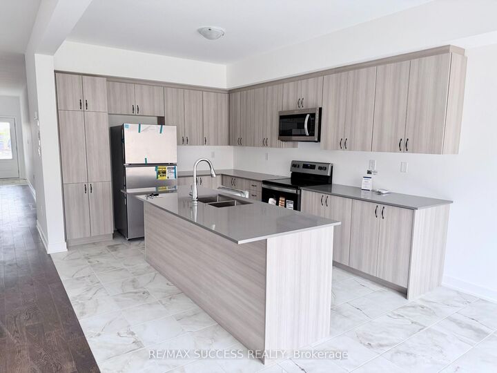 Property Photo:  95 Flan Boulevard  ON L9J 1C6 