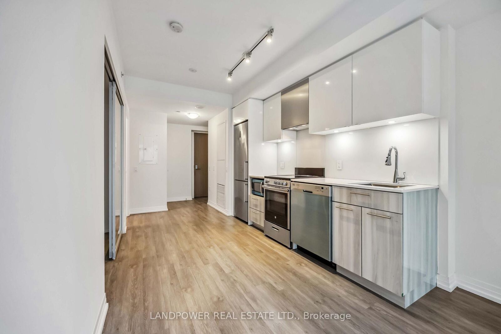 Property Photo:  251 Jarvis Street 1435  ON M5B 2C2 