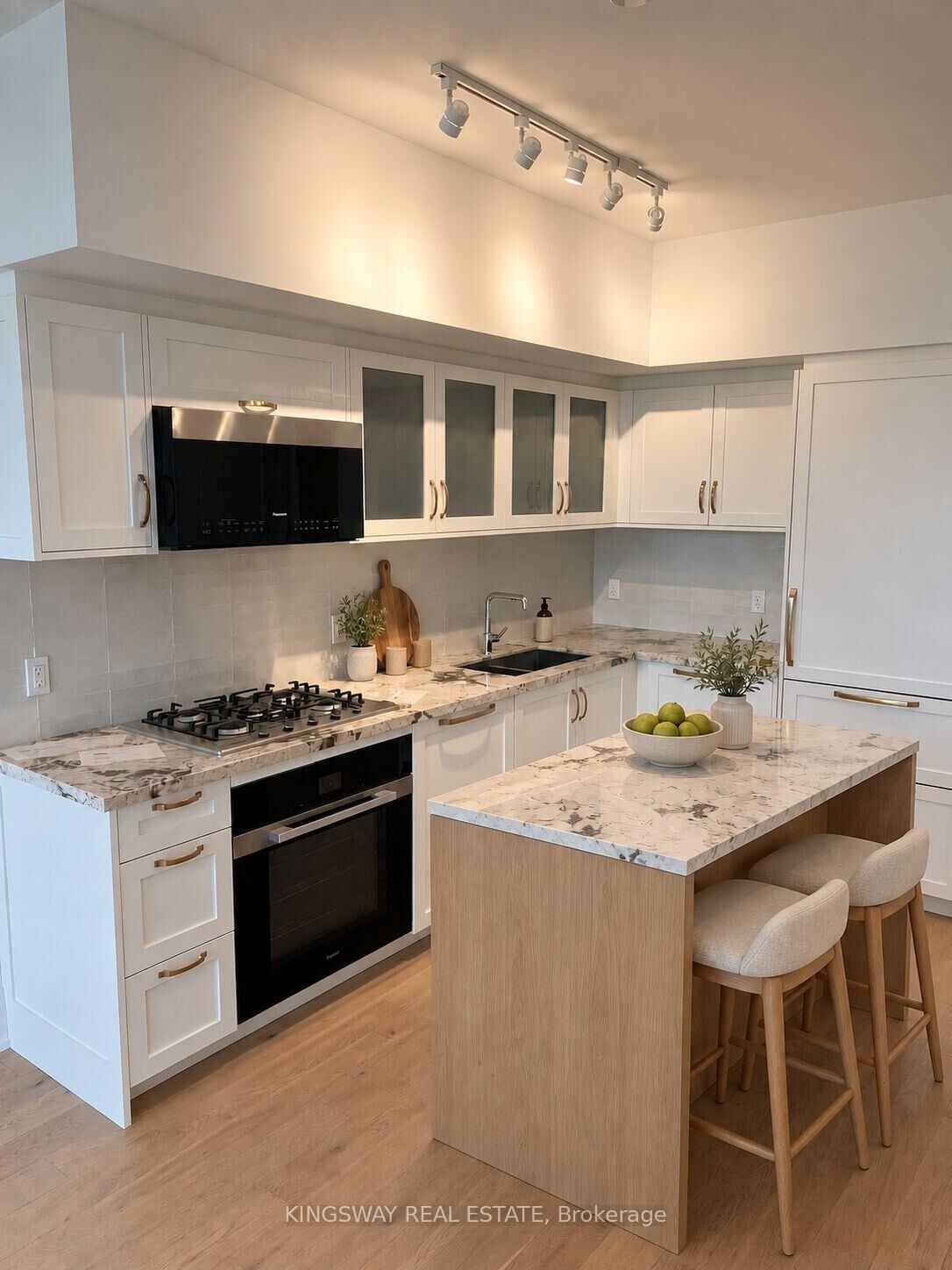 Property Photo:  2788 Bathurst Street 218  ON M6B 0B3 