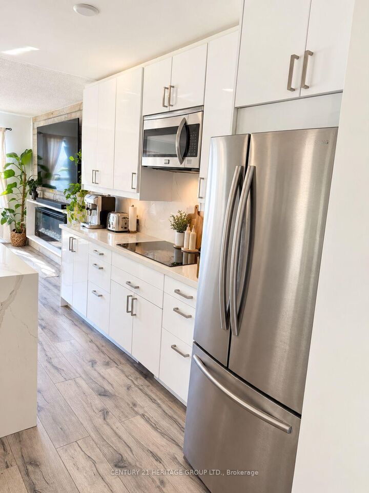 Property Photo:  578 North Lake Road  ON L4E 3B8 