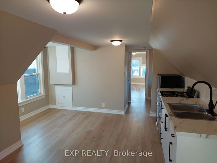 Property Photo:  148 Gibson Avenue Loft  ON L8L 6J8 