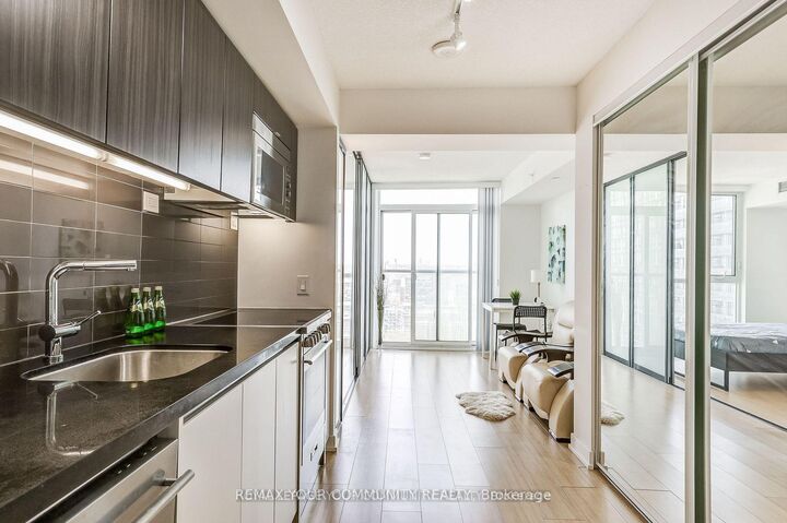 Property Photo:  85 Queens Wharf Road 3208  ON M5V 0J9 