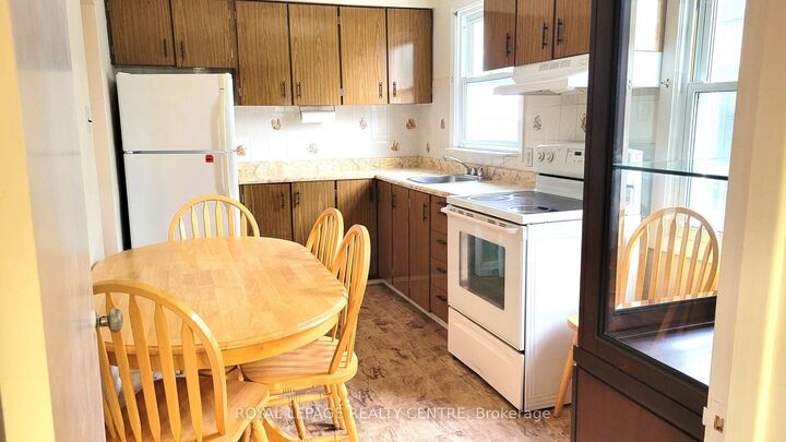 Property Photo:  7 Earl Street  ON L5M 1N6 
