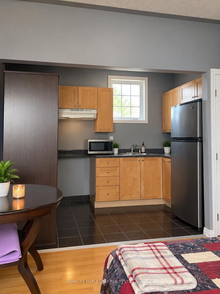 Property Photo: 6 Quincy Place N ON L6P 1E7