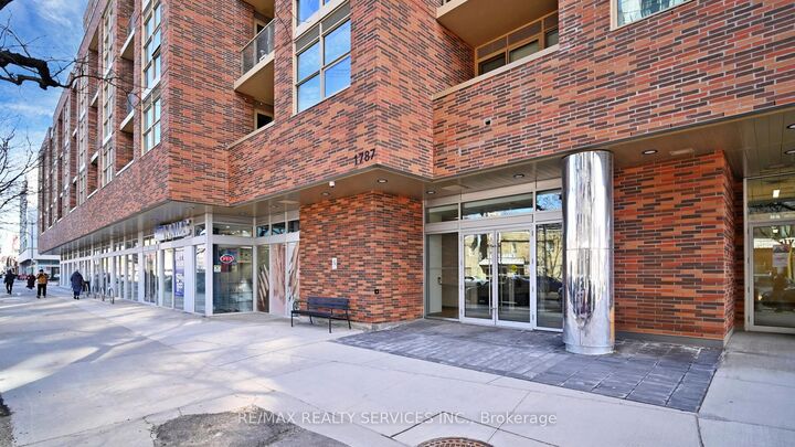 Property Photo:  1787 St. Clair Avenue W 102  ON M6N 0B7 