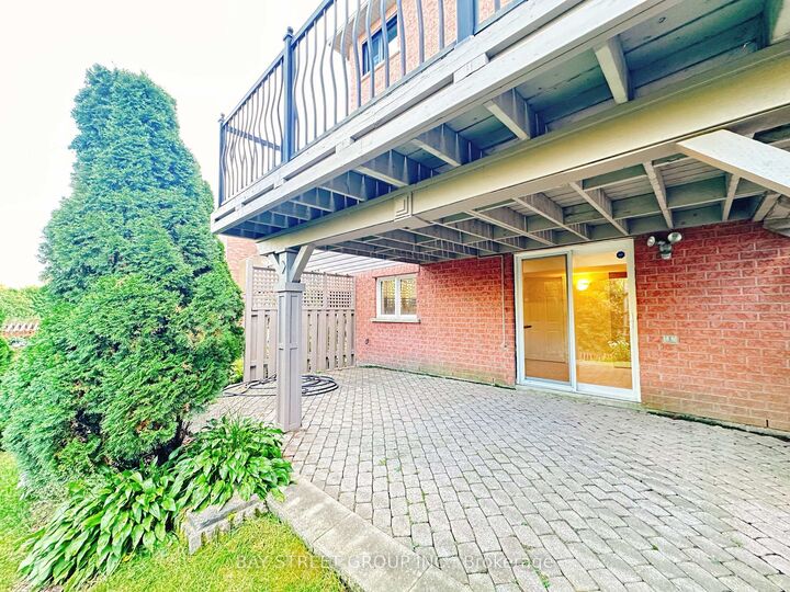Property Photo:  