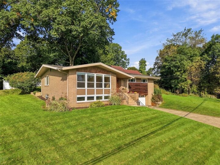 Property Photo:  125 Schar Ct  PA 15209 