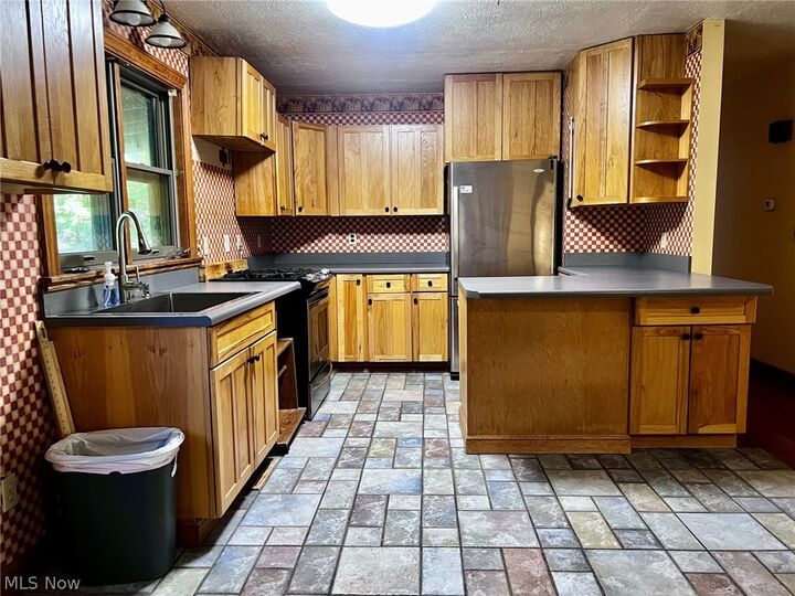 Property Photo: 6160 Highland Avenue OH 44481