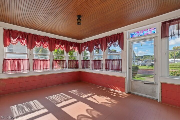 Property Photo:  308 High Street NE  OH 44614 