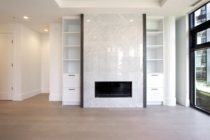 Property Photo:  14825 Thrift Avenue 703  BC V4B 2J6 