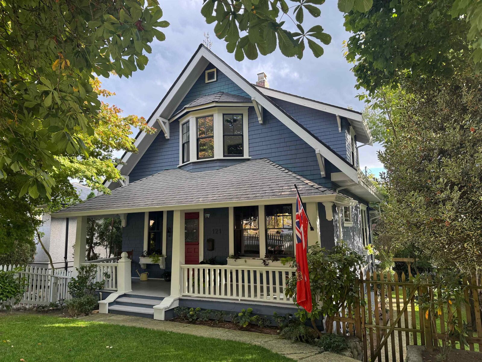 Property Photo:  121 E 27th Street  BC V7N 1B3 
