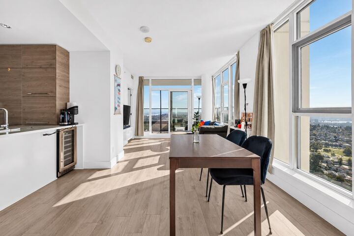 Property Photo:  7388 Kingsway 2807  BC V3N 0G9 