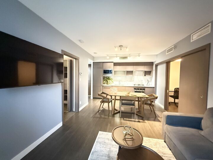 Property Photo:  68 Smithe Street 517  BC V6B 0P3 