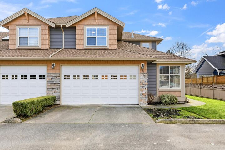 Property Photo: 46150 Riverside Drive 4 BC V2P 3K9