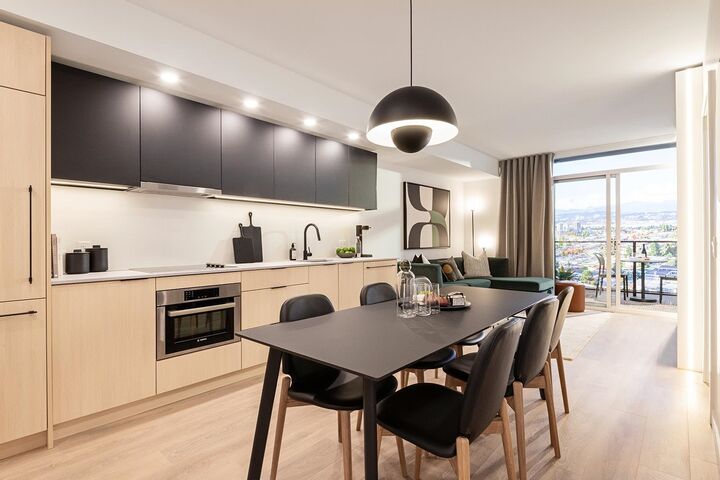 Property Photo: 13738 Central Avenue 2708 BC V3T 0X5