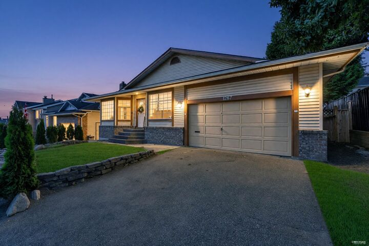 Property Photo:  1267 Finlay Street  BC V4B 5H6 