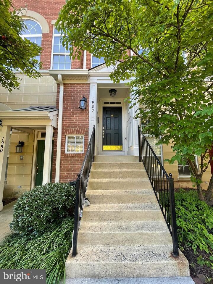 Property Photo:  1988 Crescent Park Drive 14B  VA 20190 