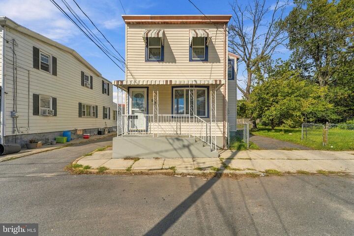 Property Photo:  921 George Street  NJ 08030 