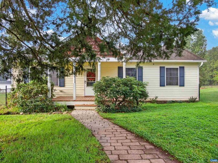 Property Photo: 989 Buck Mountain Ford Ln VA 22936