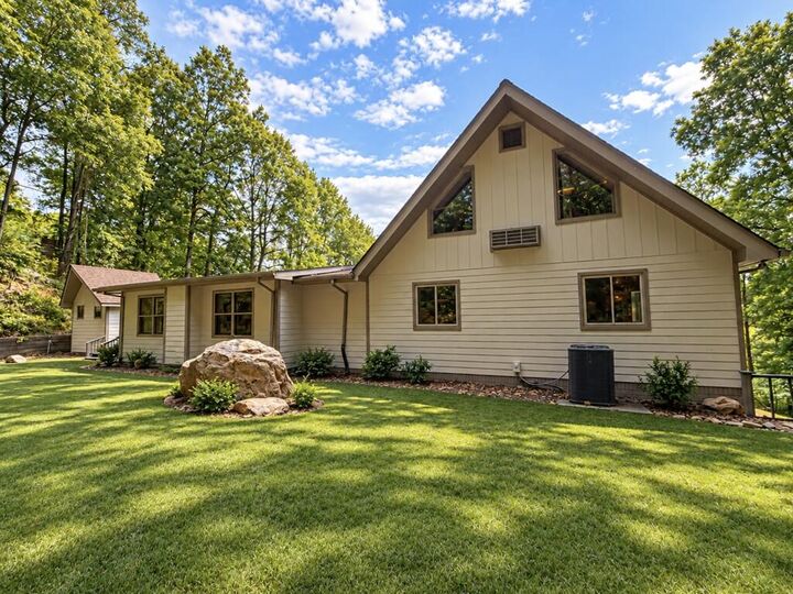 Property Photo: 2219 Rocky Face Circle GA 30720
