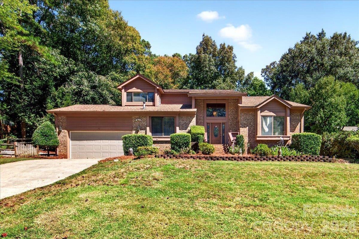Property Photo: 6133 Rhone Drive NC 28226