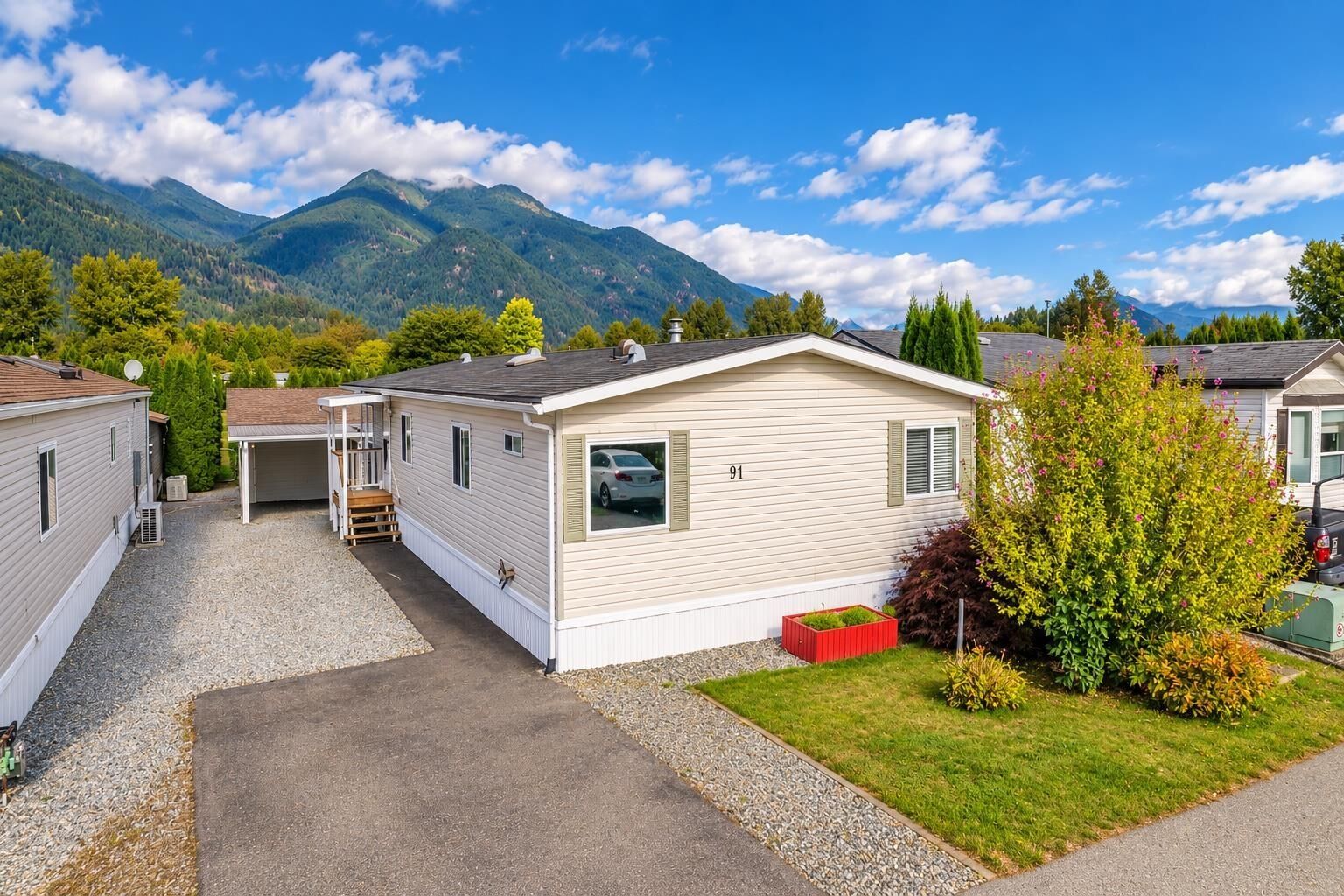 Property Photo:  41168 Lougheed Highway 91  BC V0M 1G0 