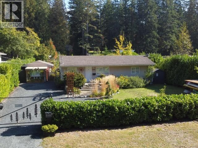 Property Photo: 4706 Bowness Ave BC V8A 3S3