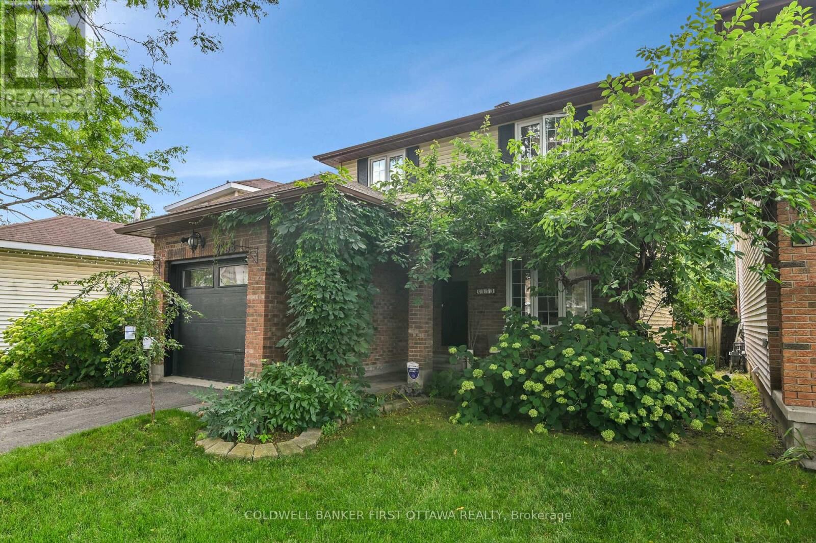 Property Photo: 2153 East Acres Road ON K1J 9A6