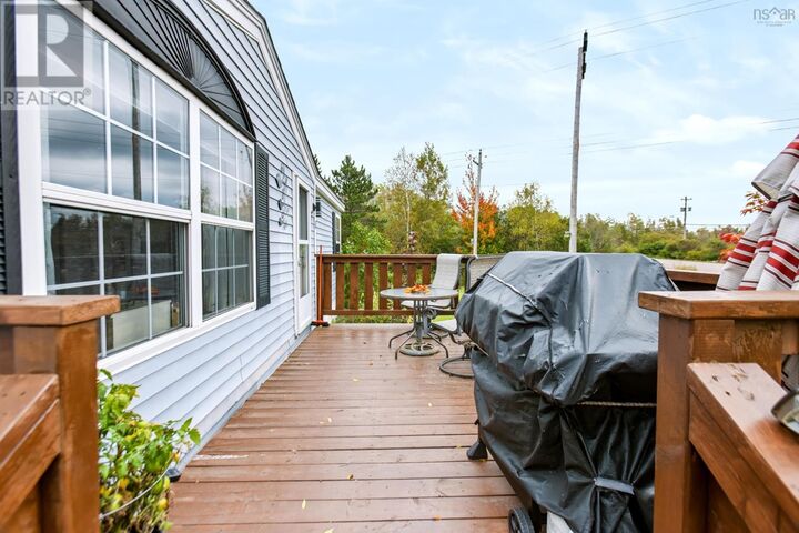 Photo de la propriété:  1 Rosewood Drive  NS B4H 4N8 