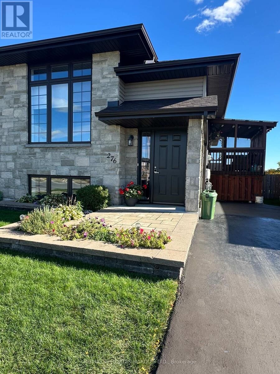 Property Photo:  276 Bellwood Drive  ON K6H 0H1 