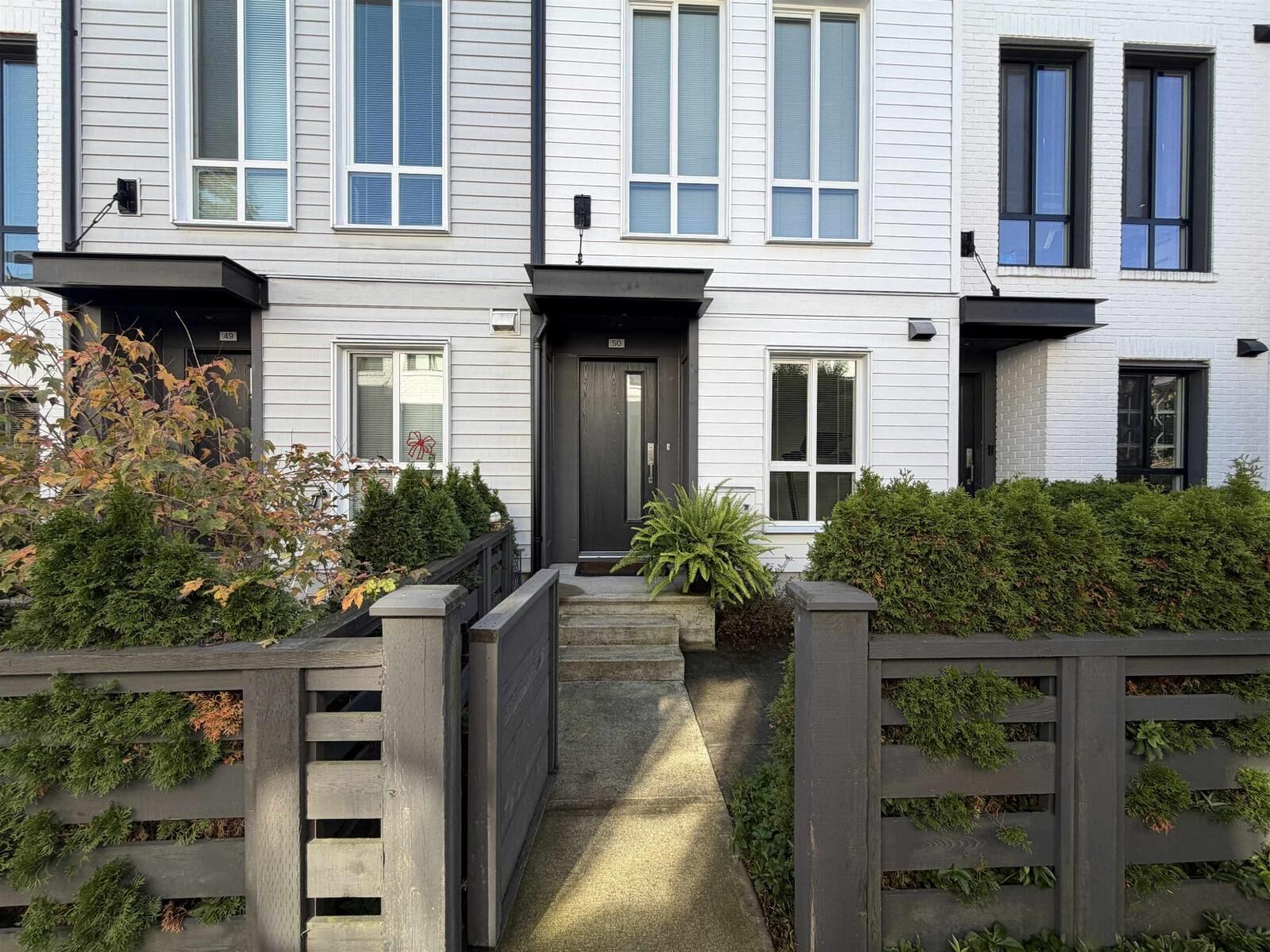 Property Photo:  15828 27 Avenue 50  BC V3Z 0X4 