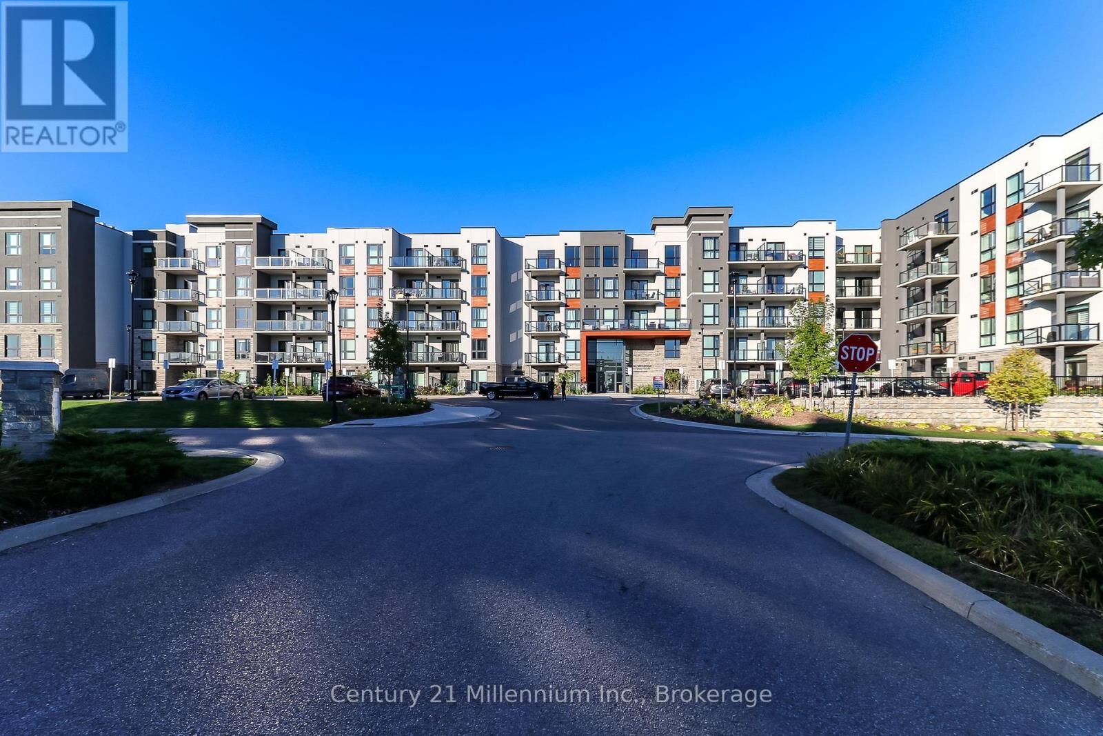 Photo de la propriété:  4 Kimberly Lane 306  ON L9Y 5T6 
