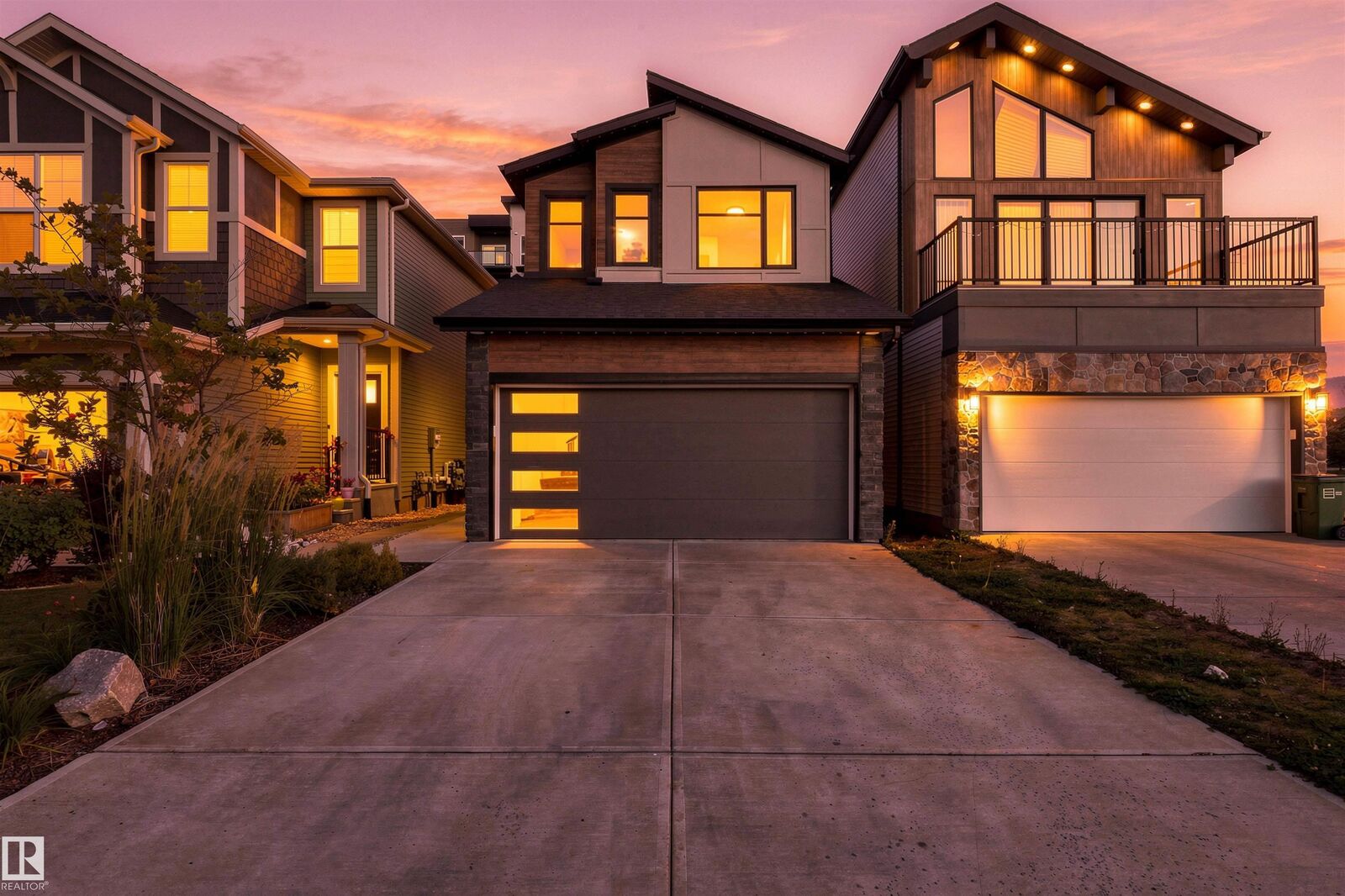 Property Photo:  3806 Erlanger Drive NW  AB T6M 1R8 