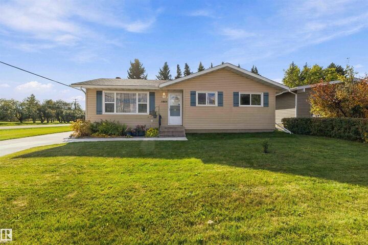 Property Photo: 5803 52 Avenue AB T0A 2W0